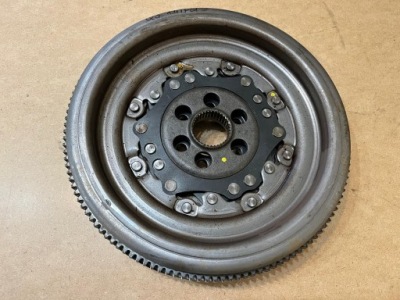 Audi q3 1.4 tfsi колесо маховик 03c105268f фото №1