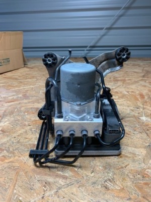 Bmw x3 g01 насос abs 6892278 фото №1