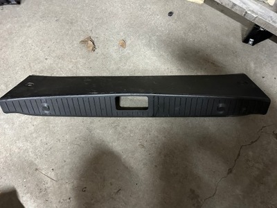 Mercedes w222 s-klasa накладка багажника поперечина заднього фото №1