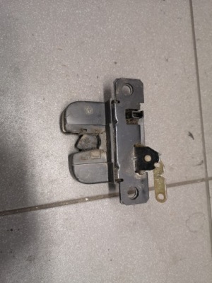 Замок крышки багажника vw touareg 7l6827505 фото №1