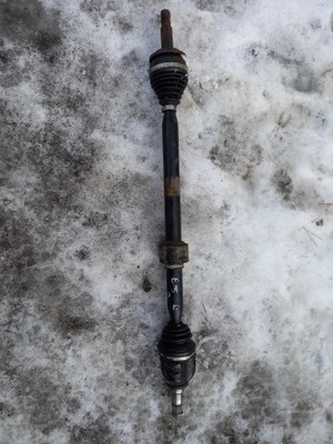 Toyota corolla e15 привідний вал права бензин 2008 фото №1