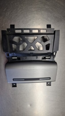 Audi a3 8p lift пепельница перед 8p0857951 фото №1