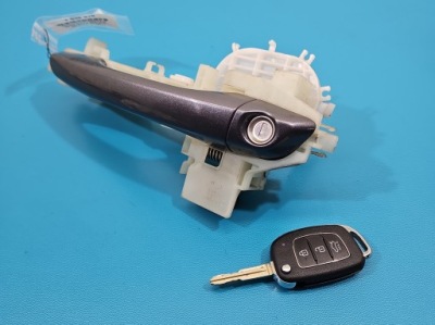 Ручка перед ліва зовнішня hyundai elantra vi 15-20 92600-03100 фото №1