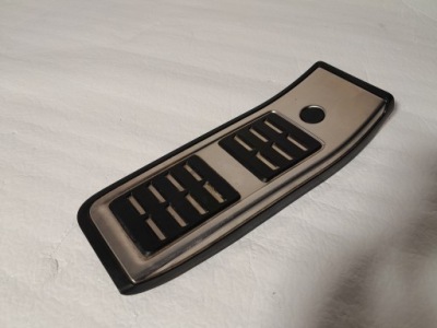 Audi a4 b9 lift sedan подножка накладка 8w1864777b фото №1