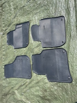 ALFOMBRILLAS GOMA SKODA SUPERB II 3T1862436 3T0862452  