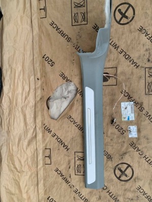 Обшивка стойка a левая audi a8 4h1867271c фото №1