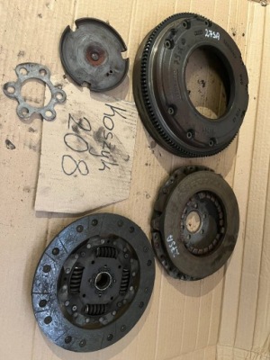 Golf iv 1.9 sdi сцепление 027105273d фото №1