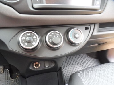 Toyota yaris iii lift управление кондиционер фото №1