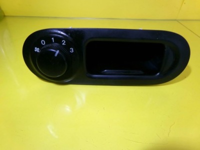 Панель керування обдув mazda mpv nr1272 фото №1