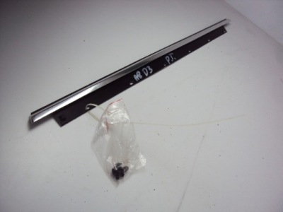 Молдинг ущільнювач скло правий задня audi a8 d3 фото №1