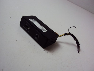 Port aux in usb charge audi q5 ii 2016- фото №1