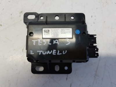 Tesla model iii 3 y модуль блок управления usb фото №1