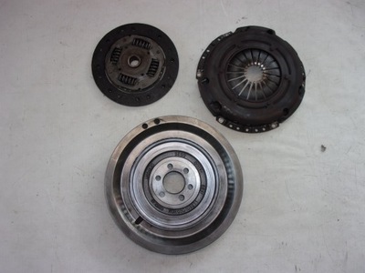 Сцепление двухмассовый 03d105333 skoda fabia i 1.2b фото №1