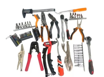 ZESTAW NARZĘDZI W WALIZCE