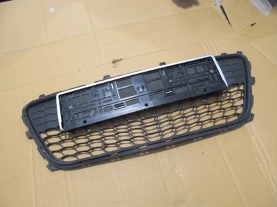 Hyunda i30 07-10 решітка решітка бампера перед c401 фото №1