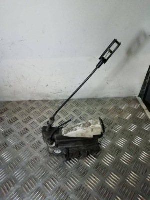 Ford galaxy 1999 замок дверь передних фото №1