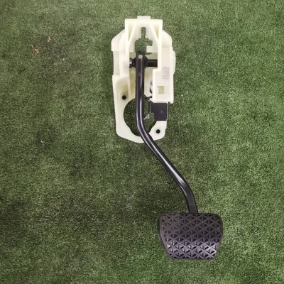 Bmw x1 e84 педаль тормоза 6798596 фото №1