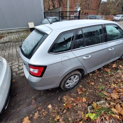 Skoda fabia 3 iii kombi чверть права задня фото №1