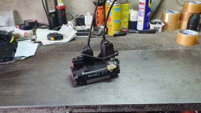 Opel vectra c - замок двері правий задній 13210761qu фото №1