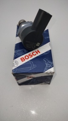 Новый оригинальный регулятор датчика давления топлива bosch 0281002949 фото №1