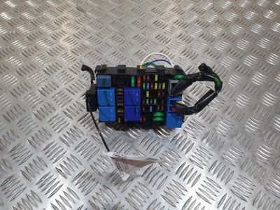 Коробка запобіжників nissan juke ii 19- фото №1