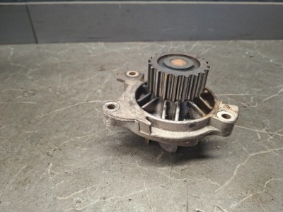 074121019c насос води vw transporter t4 2.4 d фото №1