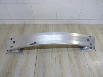 Балка бампера задня tesla model 3 1095316-00 llu фото №1