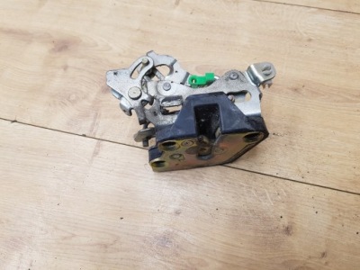 Замок дверь перед правый daihatsu charade фото №1