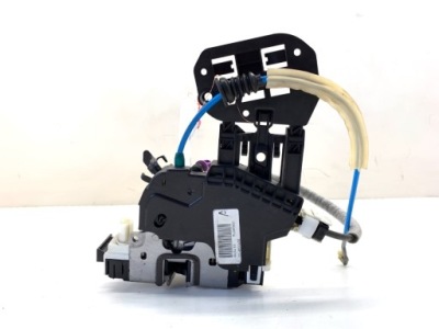 Замок двері лівий задній mercedes w176 хетчбек a2047302735 12-18 фото №1