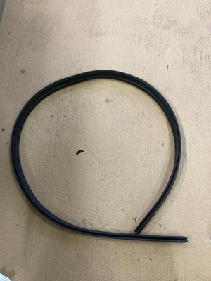 Vw t-roc прокладка капот 2ga823723 фото №1