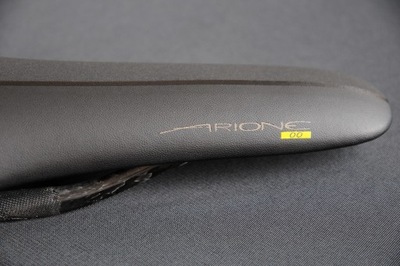 siodełko fi'zi:k ARIONE 00 Carbon, FIZIK, MOBIUS