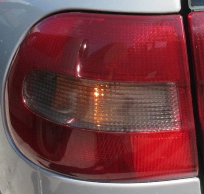 Volvo v40 lift лампа левая задняя крыло фото №1