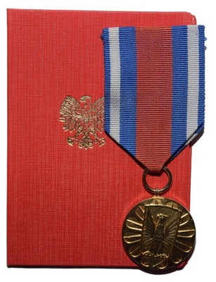 Medal złoty za zasługi w ochronie porządku z nadaniem 1982