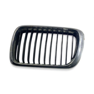 Решітка радіатора передній bmw 3 e36 8185801 фото №1