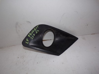 Решётка правый/левый перед peugeot 207 фото №1