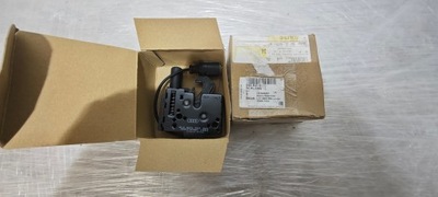 Замок засувка капот audi a6 c8 4k0 фото №1