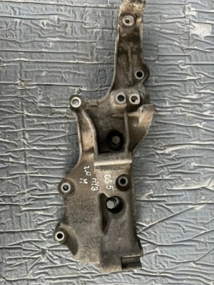 Кронштейн генератора citroen ds5 2.0 hdi hybrid 9674969780 фото №1