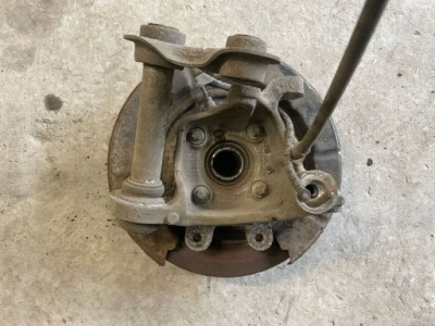 Поворотний кулак задня bmw 5 e39 дизель 2000 фото №1