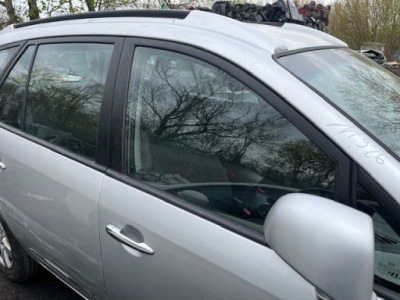 Kia carens 3 un стекло дверь перед правая фото №1