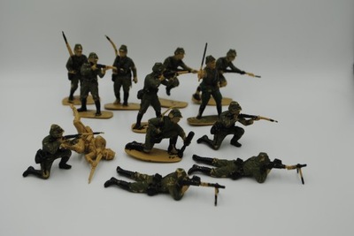 Żołnierzyki wojsko II wojna światowa Japończycy 13 szt