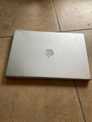 MacBook Pro A1226 15,4" Intel Core 2 Duo 4GB