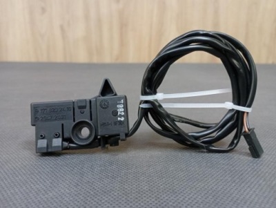 Mercedes slk r171 датчик кінцевий шарнір дах a1718202410 фото №1