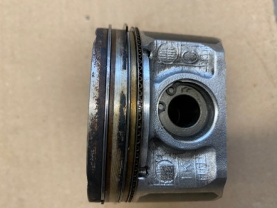 Поршень 1.6 tce renault r.s m5ma400 фото №1