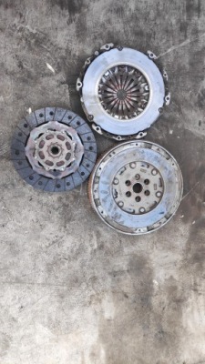 Зчеплення двомасовий комплект peugeot 208 i 1.5 hdi 9812748580 фото №1