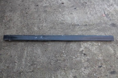 Молдинг накладка порог правая subaru forester i sf 1997-2002 фото №1