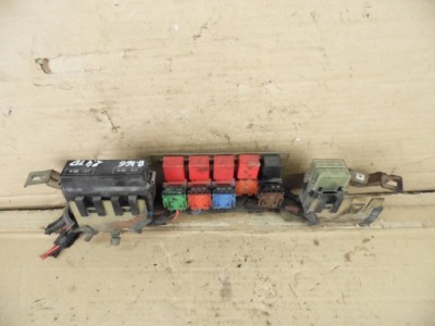 Alfa romeo 166 2000 коробка реле фото №1