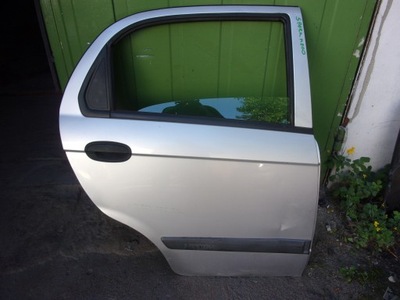 Chevrolet spark m200 дверь правое задняя полный фото №1