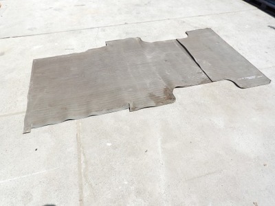 Vw lt sprinter 96-06 обшивка гумовий елемент підлога задня середній 1 фото №1