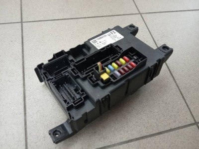 Opel corsa d коробка запобіжників bsi 13286030fz фото №1
