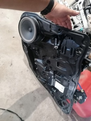 Mercedes w118 cla підйомник скло двері задній плита фото №1